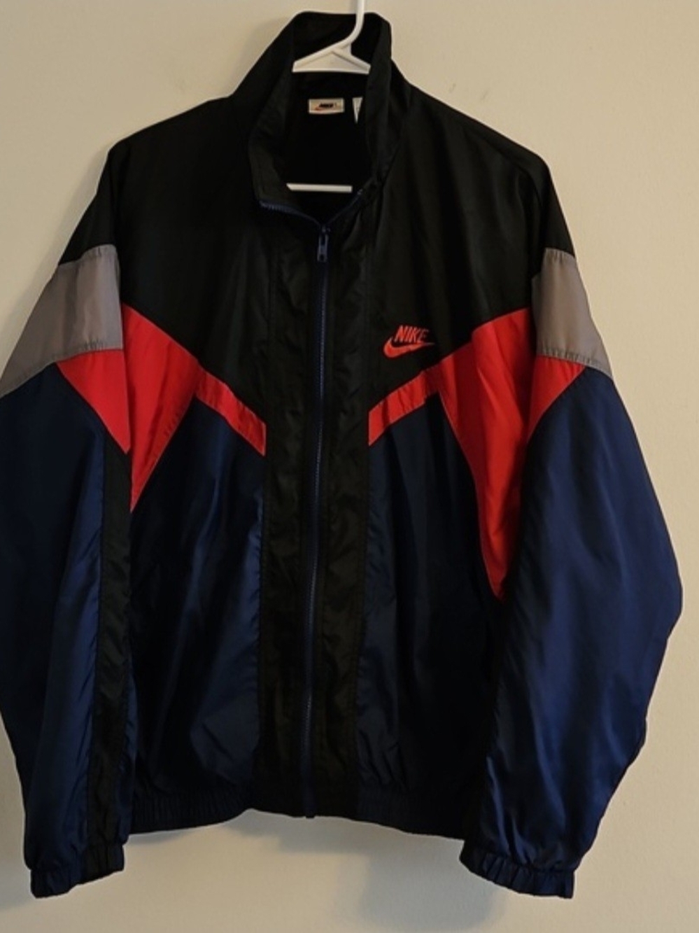 Nike Men’s Black Red Navy Colorblock Windbreaker Jacket